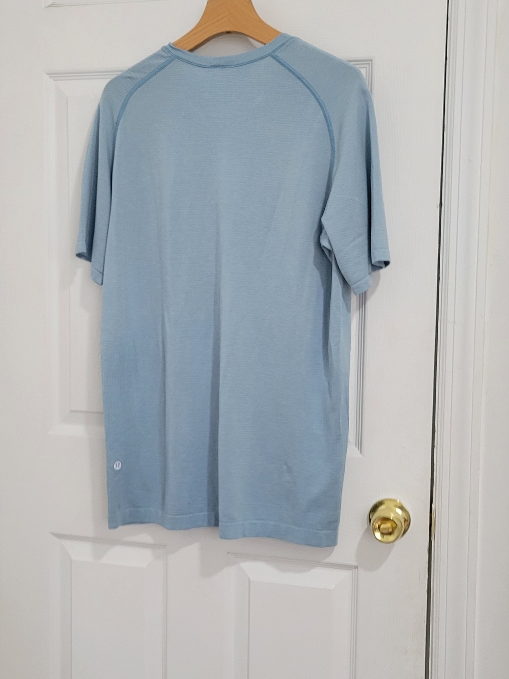 Lululemon Shirt Mens - Picture 4 of 8